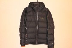 レビュー モンベルのコスパ抜群ダウン パーマフロストライトダウンパーカ レビュー モンベルのコスパ抜群ダウン パーマフロストライトダウンパーカ